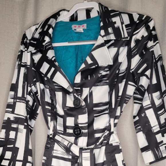 Three Pink Hearts- Jacket with buttons and waist tie Size Large - Picture 4 of 4